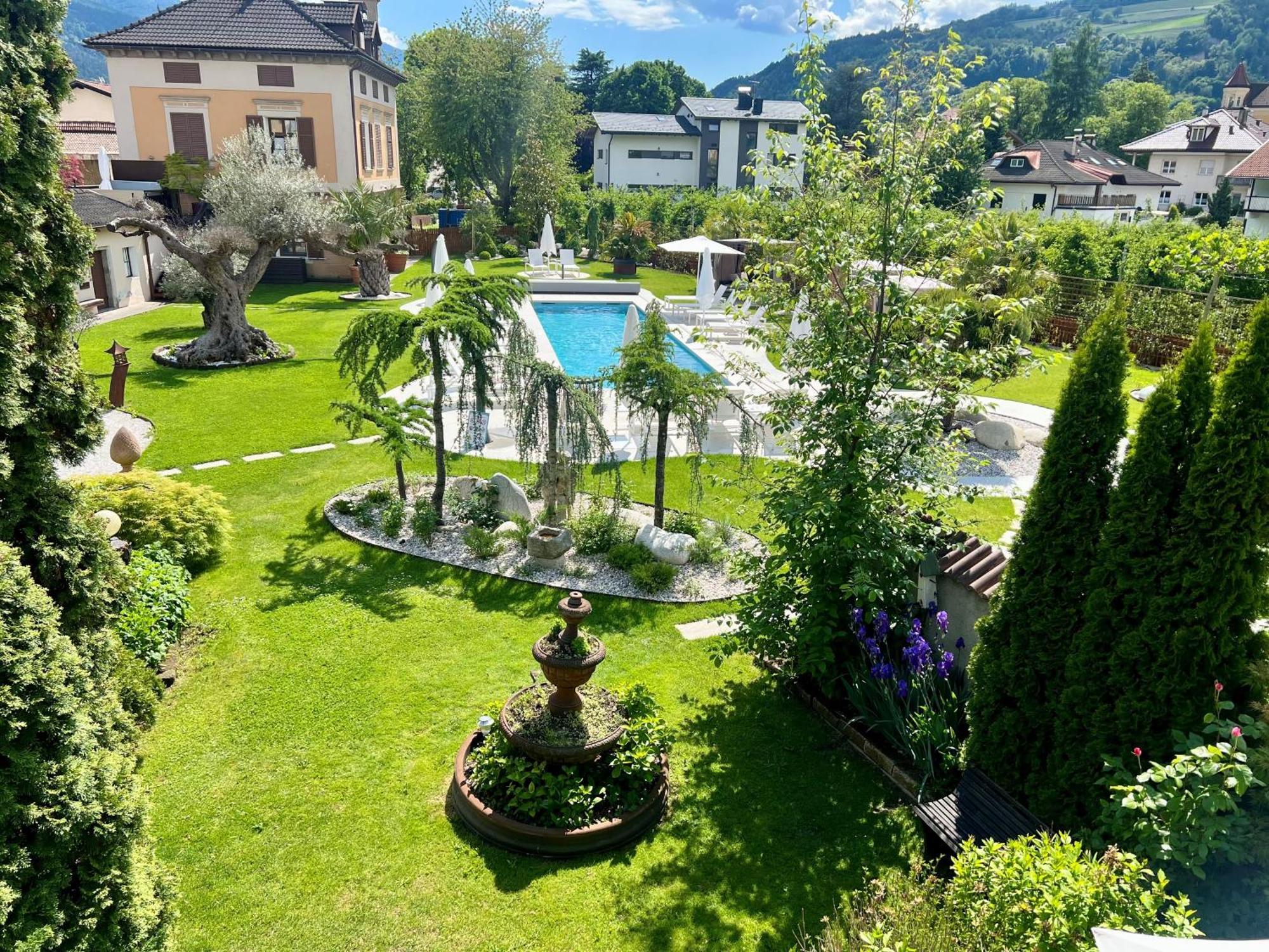 Hotel Traube 3*